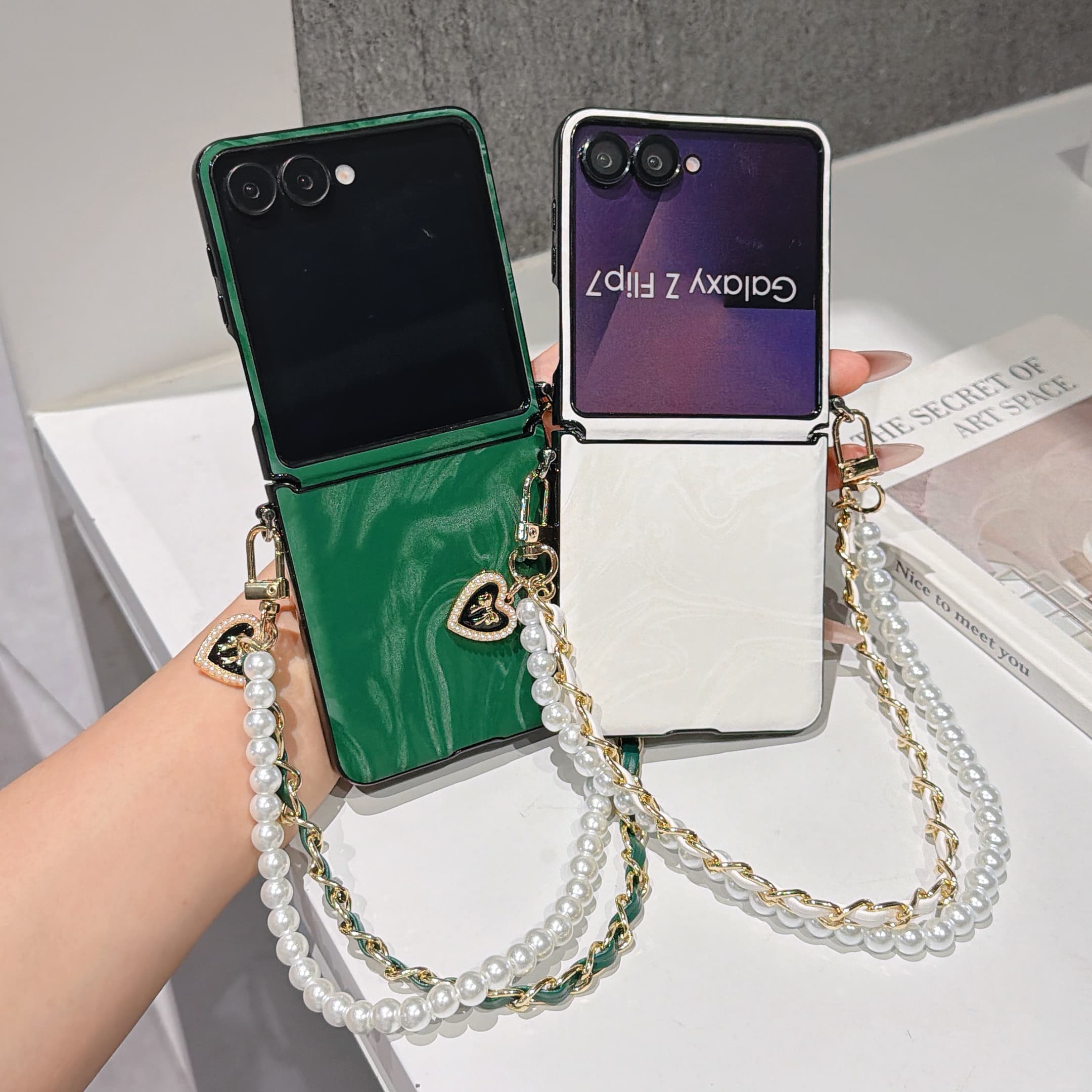 Leather Bracelet - 프리미엄 솔리드 PU 가죽 커버, 힌지