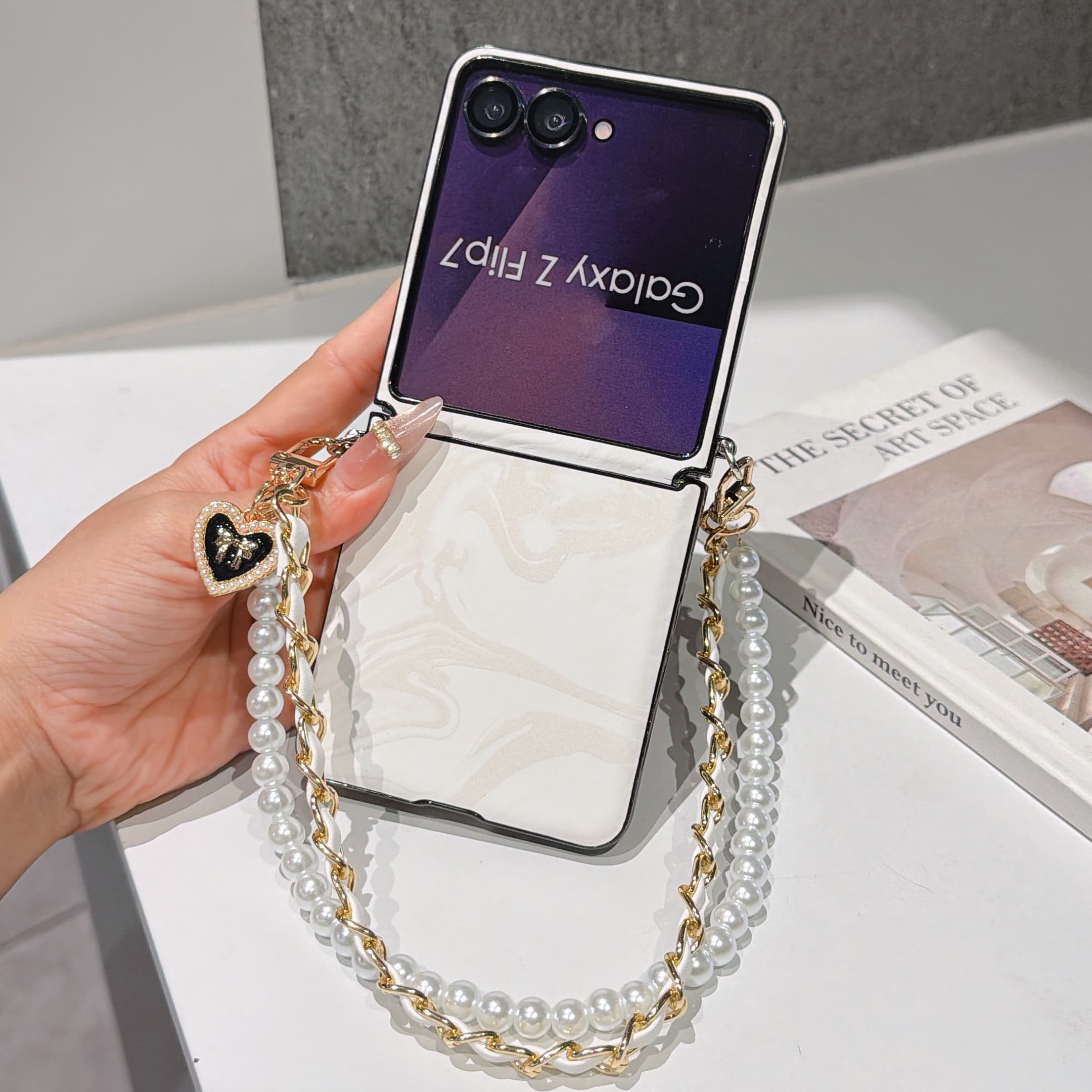 프리미엄 솔리드 PU 가죽 커버, 힌지 보호 기능과 손 - Leather Bracelet 리뷰 및 가격